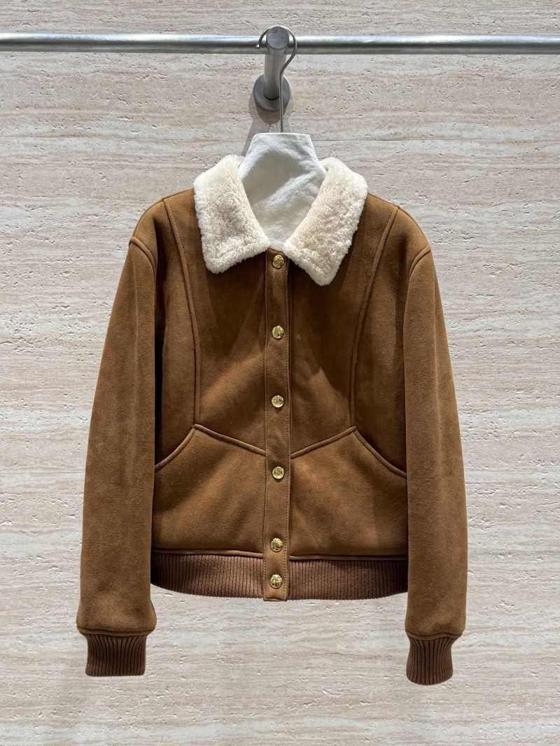 Ce1i*e outwears